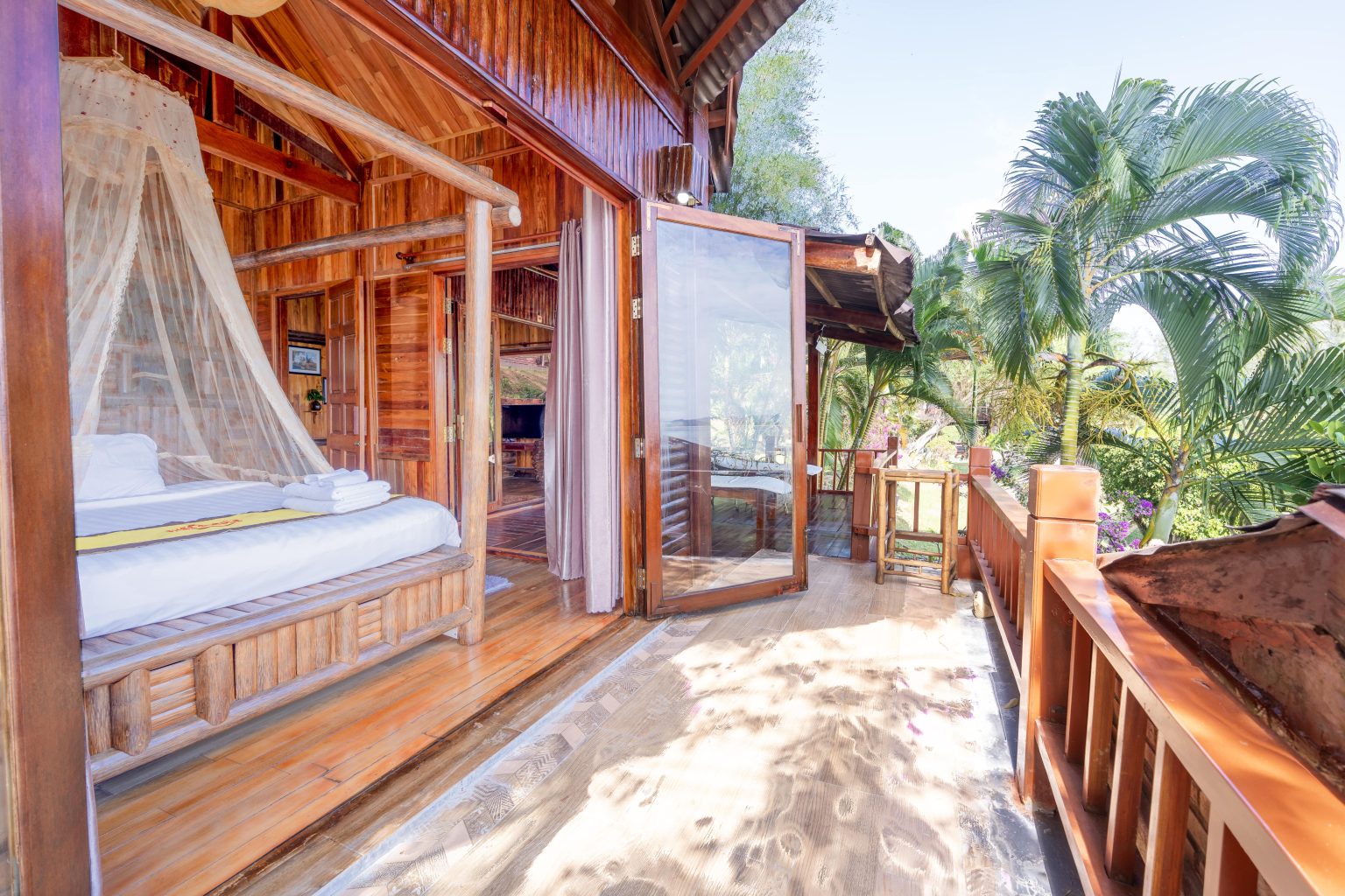 villa-102-room-min-1-1536x1024.jpg (357 KB)